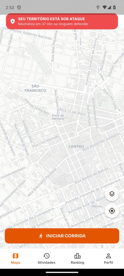Mapa do jogo mostrando um alerta de território sob ataque e o botão iniciar corrida